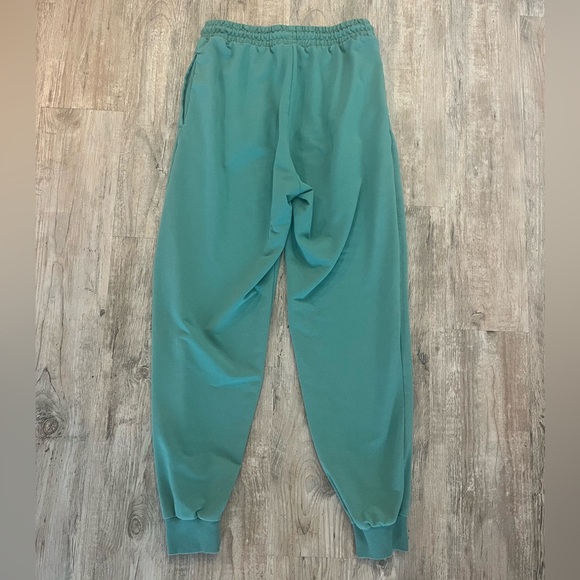 Gymshark Women’s Green Joggers, size S, great condition! - Picture 2 of 6